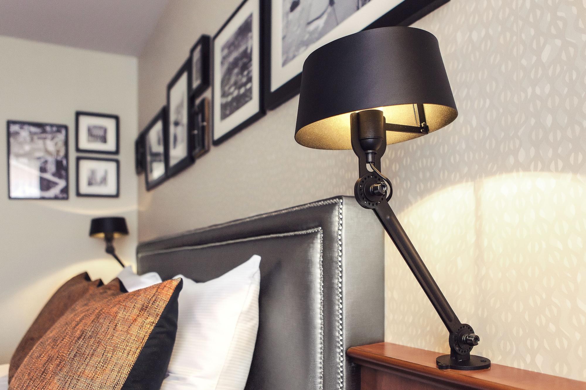 Carlton Square Hotel