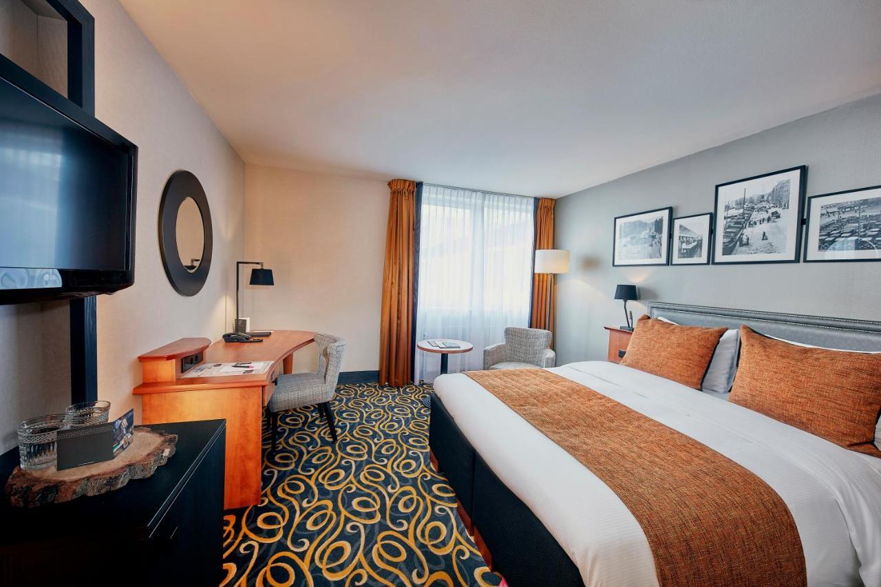 Carlton Square 4*